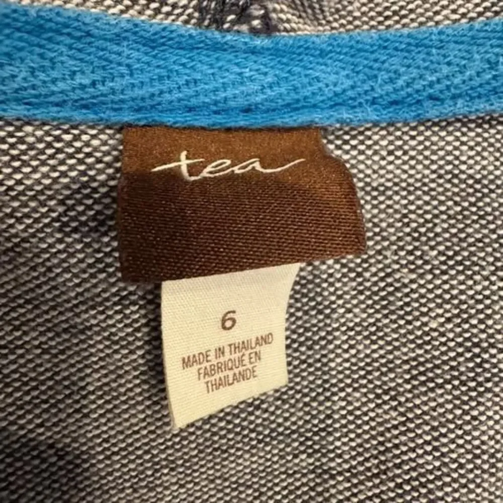 Tea Collection light weight sweatshirt - girls size 6 - Picture 4 of 7